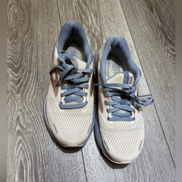 Brooks Other - Brooks adrenaline GTS 22 size 6.5- 23.5 cm